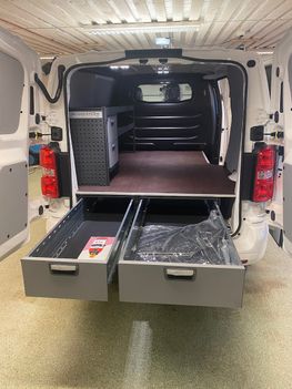 Soltex - montering av solfilm och foliering av bil samt montering av modulsystem